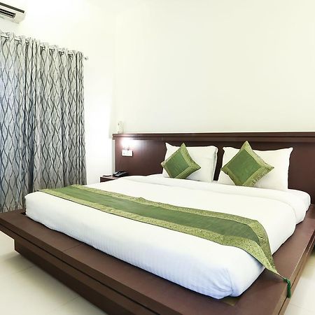 Treebo Trend Al Saj Convention Centre Kazhakuttam Exterior photo