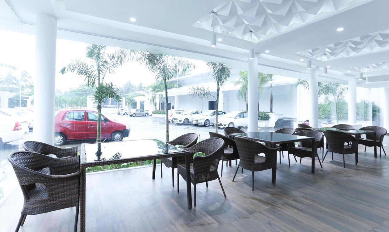 Treebo Trend Al Saj Convention Centre Kazhakuttam Exterior photo