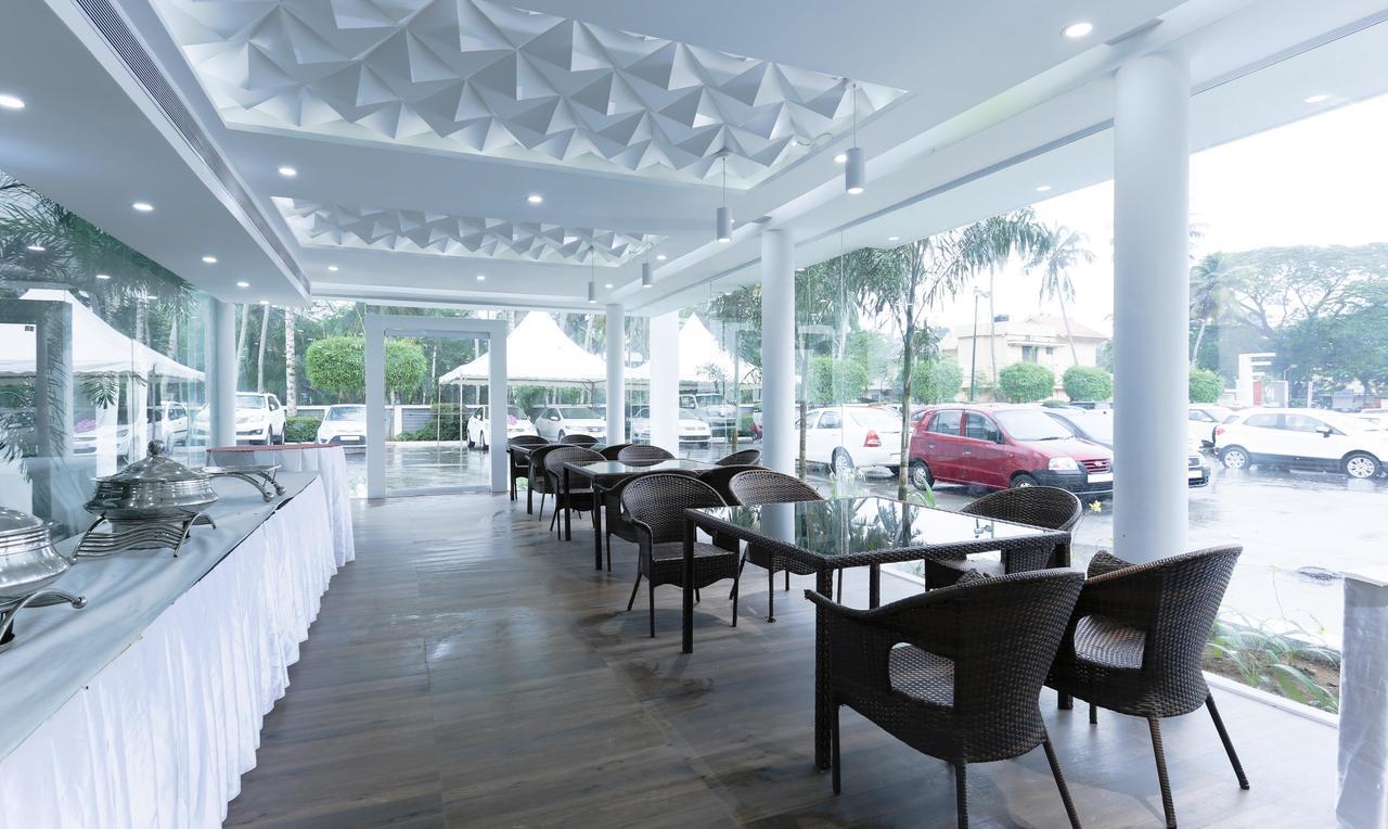 Treebo Trend Al Saj Convention Centre Kazhakuttam Exterior photo