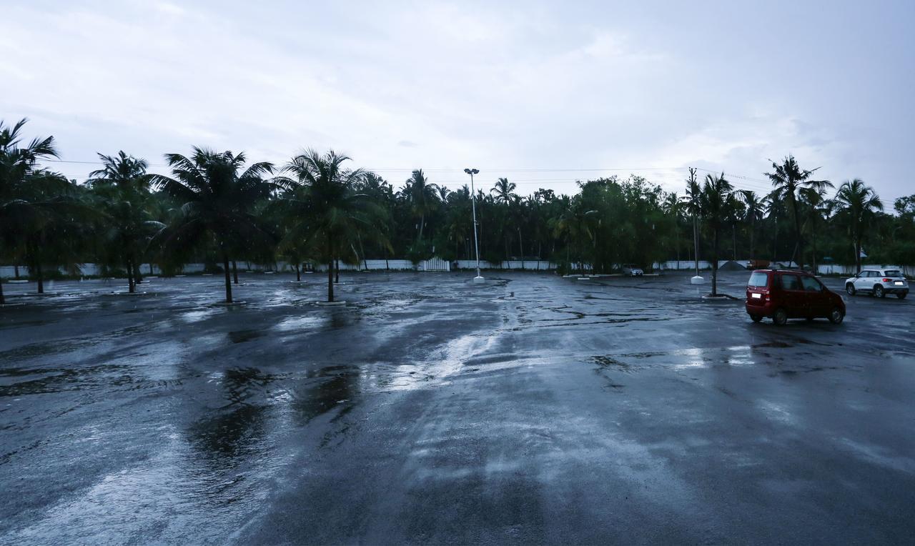 Treebo Trend Al Saj Convention Centre Kazhakuttam Exterior photo